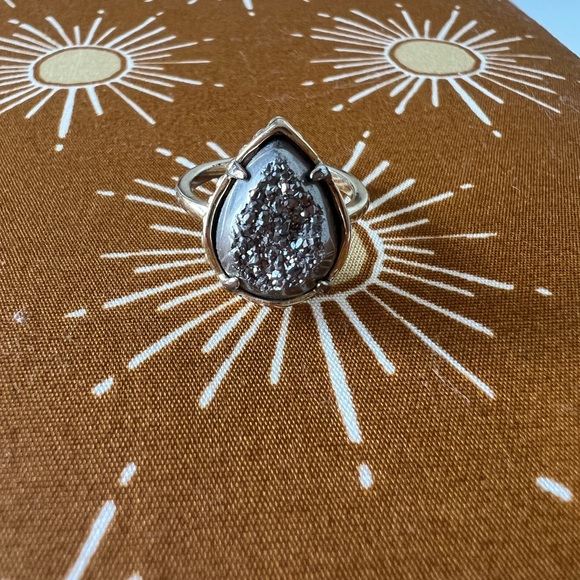 Kendra Scott Ring - Gold Band / Druzy Stone - Picture 1 of 5